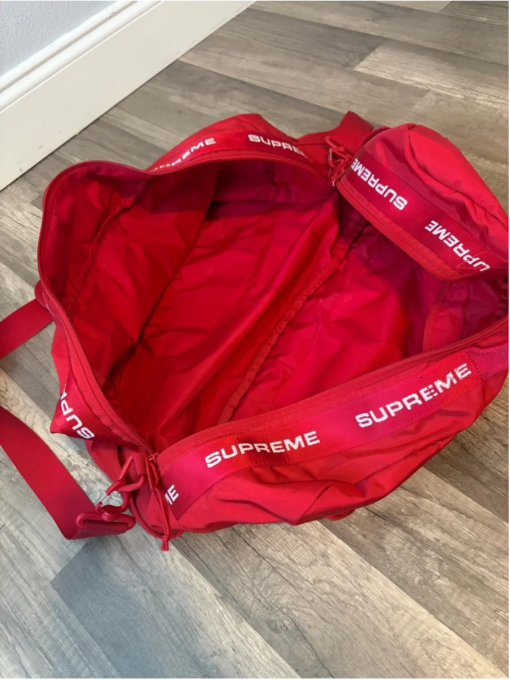 Supreme Cordura Large Duffle Bag FW22 Red -
